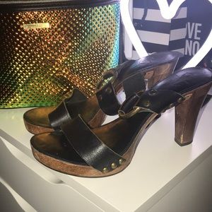 Frye Sophia Ring wood heels w/ blck leather straps